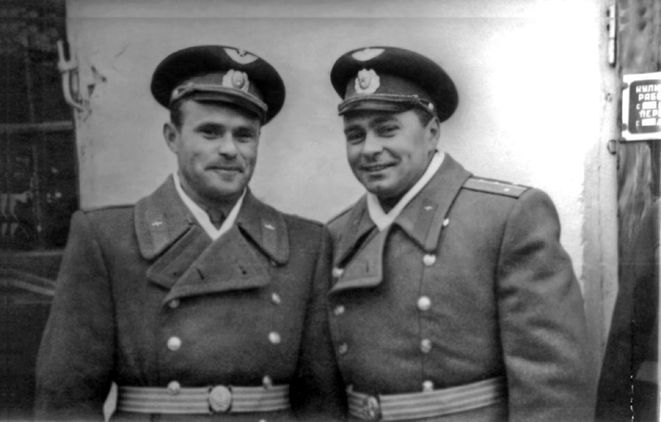 Лётчики 979го иап Анатолий Григорьев (слева) и Борис Саган