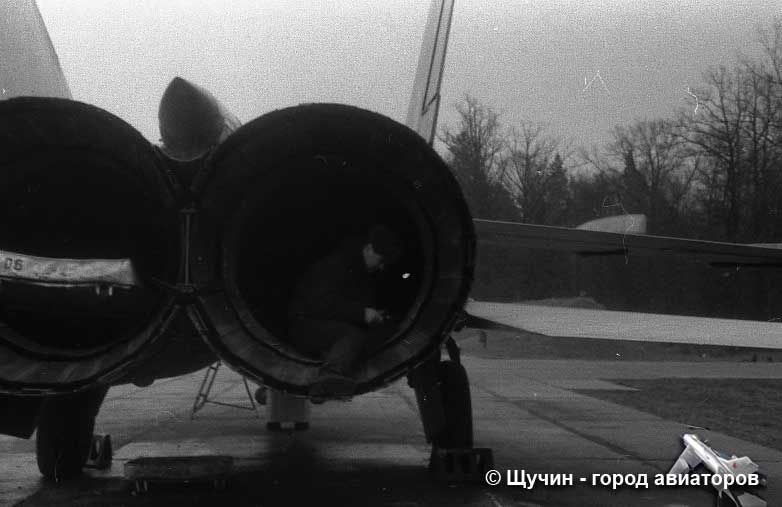 МиГ-25РБ 10 орап с бортовым номером 06