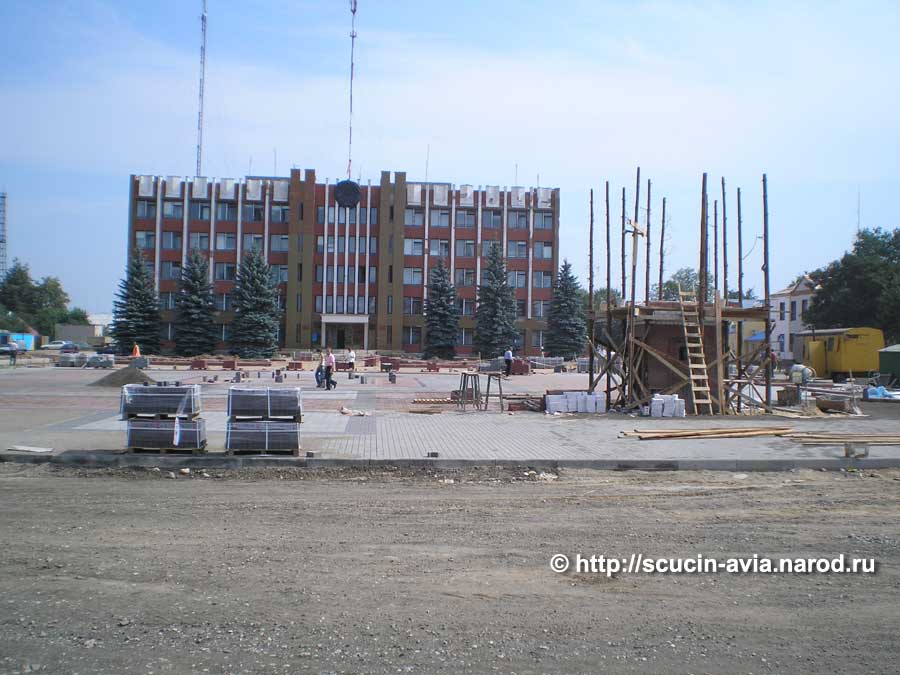Работы в центре Щучина. август 2007
