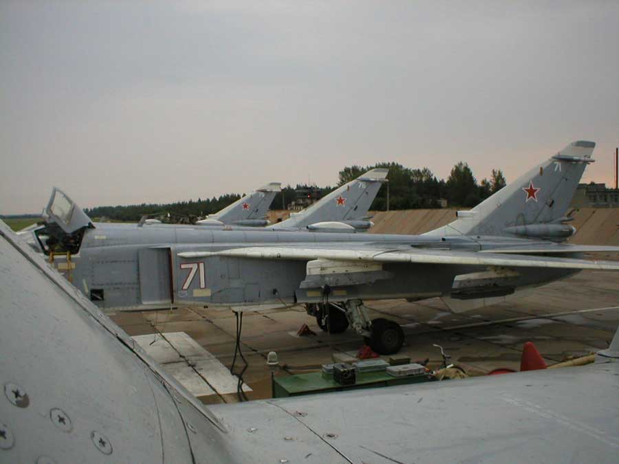Самолёты Су-24МР 10го разведполка