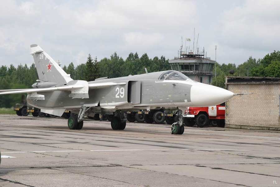Самолёт Су-24М 116й бомбардировочно-разведывательной авиационной базы в новой окраске.